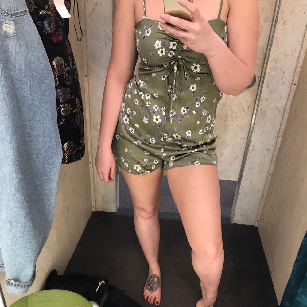 NWOT Silky UO floral romper
